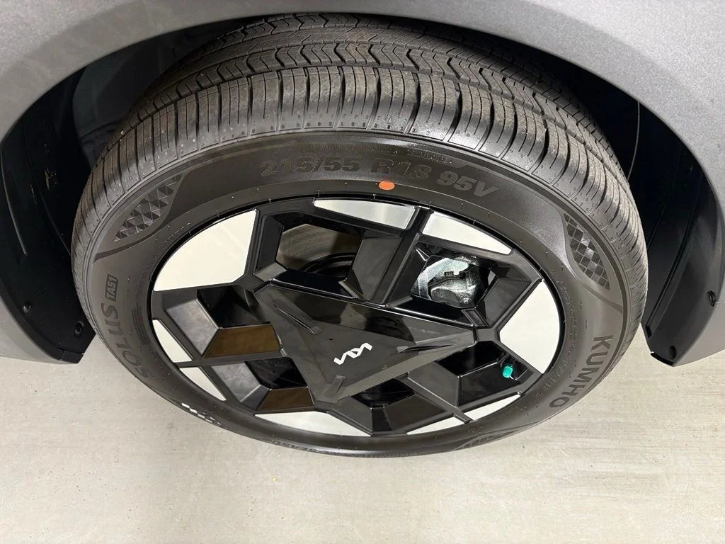 New 2027 Pale Gray Kia S image 11