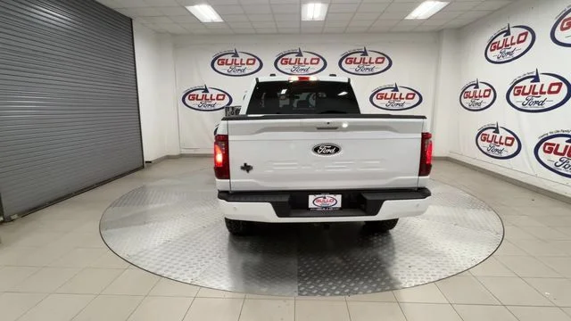 New 2026 Oxford White Ford XLT image 11
