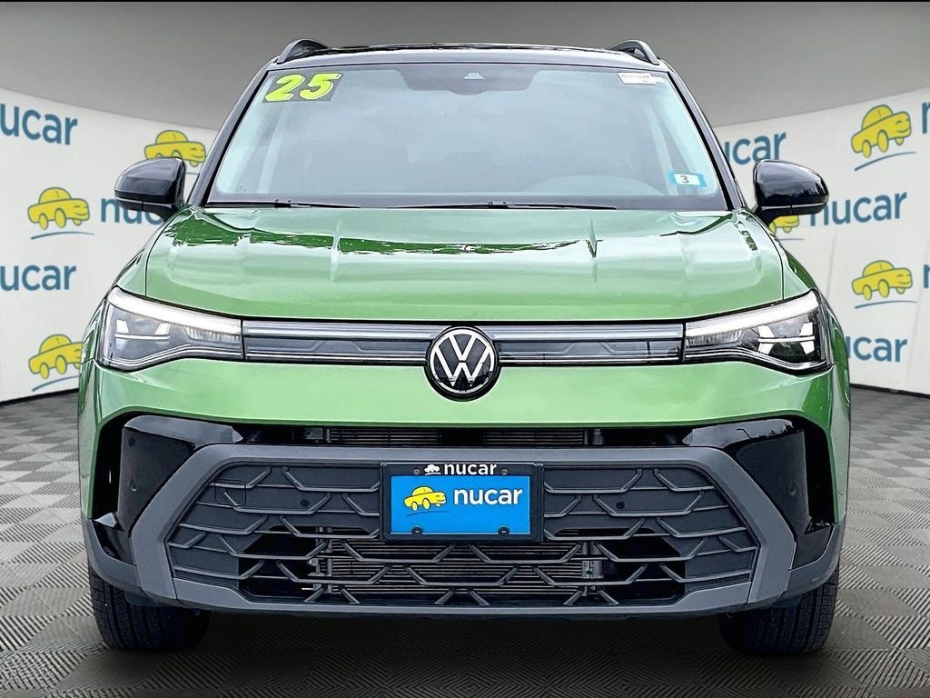 Used 2025 Bright Moss Green Metallic/Deep Black Roof Volkswagen 1.5T SE Black image 2