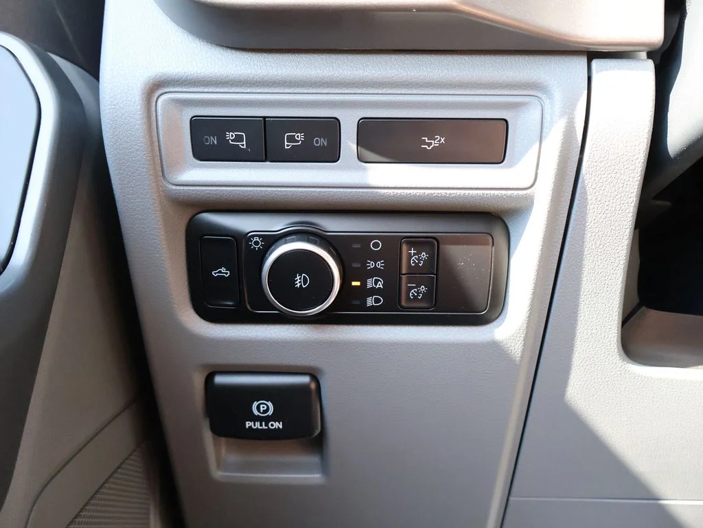 Used 2024 Avalanche Ford XLT image 31
