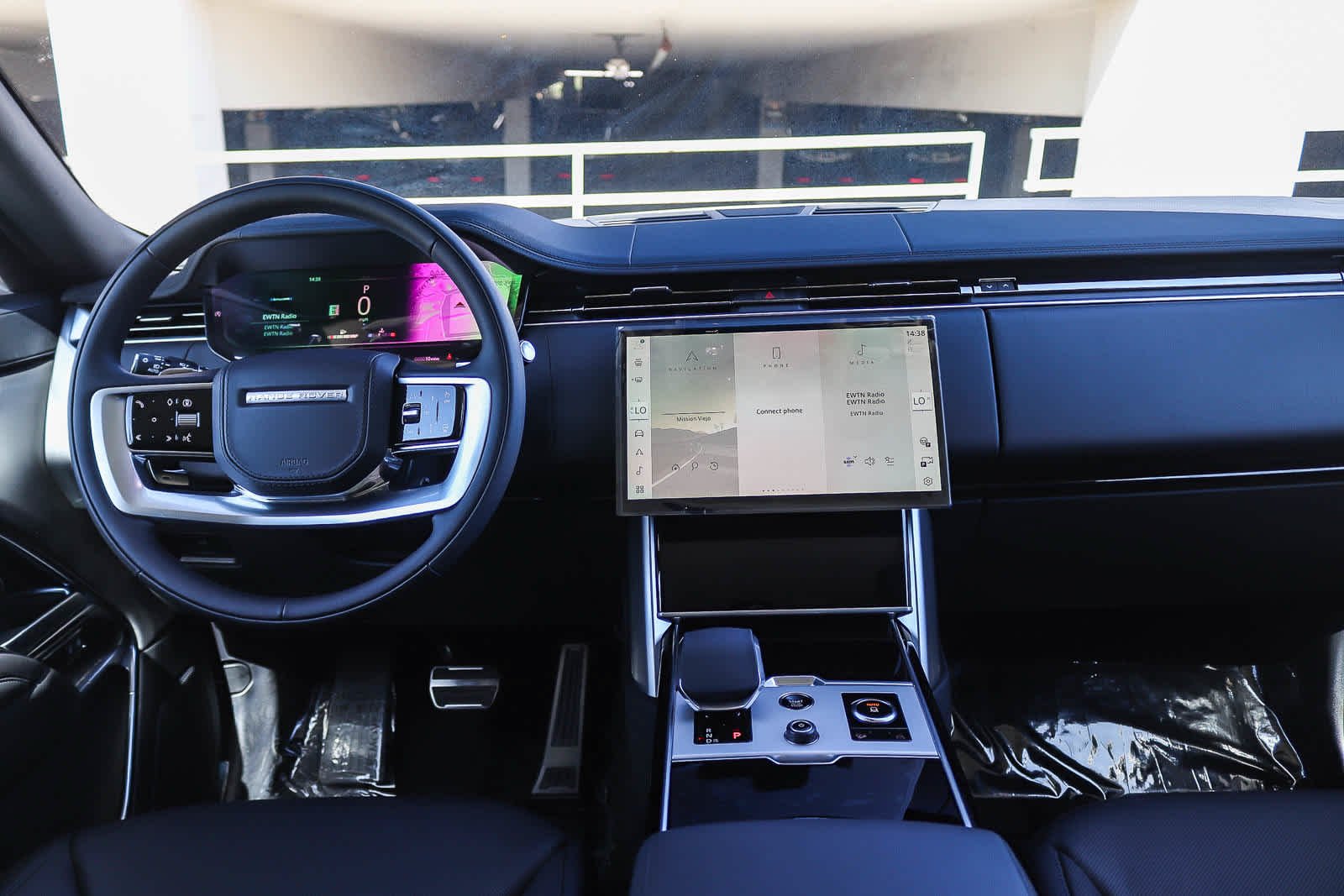 New 2027 Fuji White Land Rover SE image 10