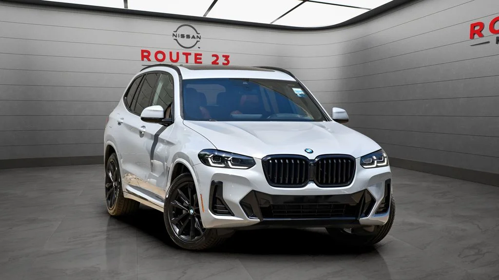 Used 2023 Gray BMW xDrive30i image 4