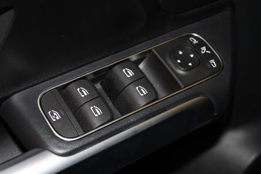 Certified Used 2026  Mercedes-Benz GLB 250 image 13
