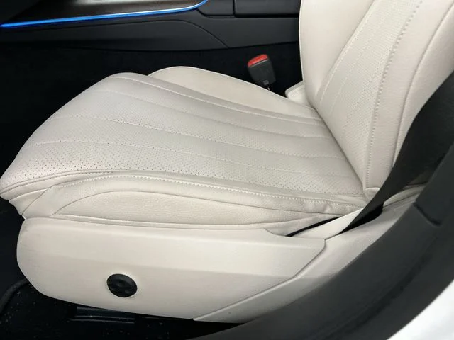 2025 Mercedes-Benz E-Class E350 - Photo 20