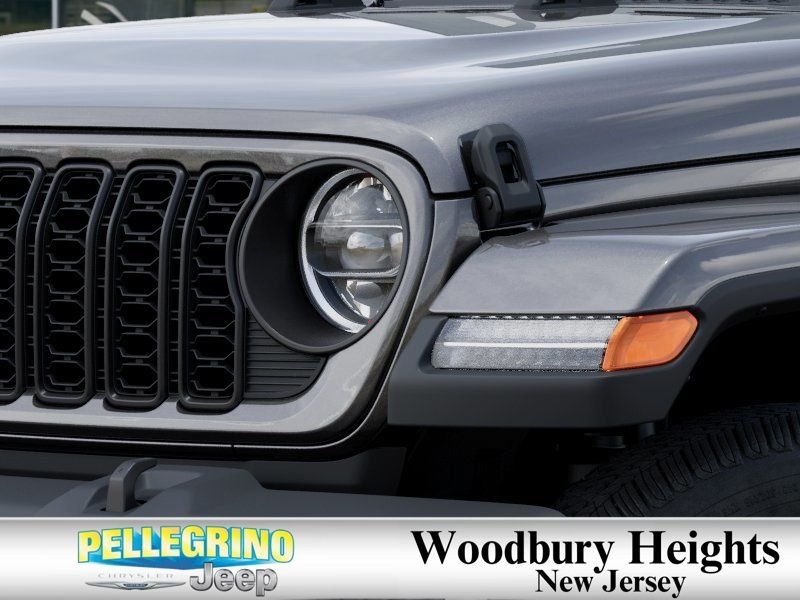 New 2026 Granite Crystal Metallic Clearcoat Jeep Sahara image 10