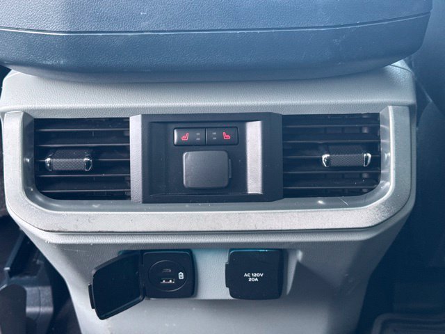 Used 2023 White Ford Limited image 16