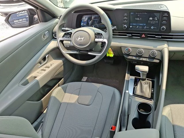 New 2026 Black Hyundai SE image 9
