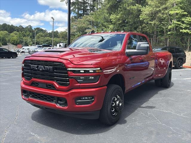 New 2026 Molten Red Pearl-Coat Exterior Paint RAM LARAMIE image 29