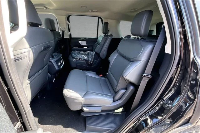 New 2027 Black Ford Active image 9