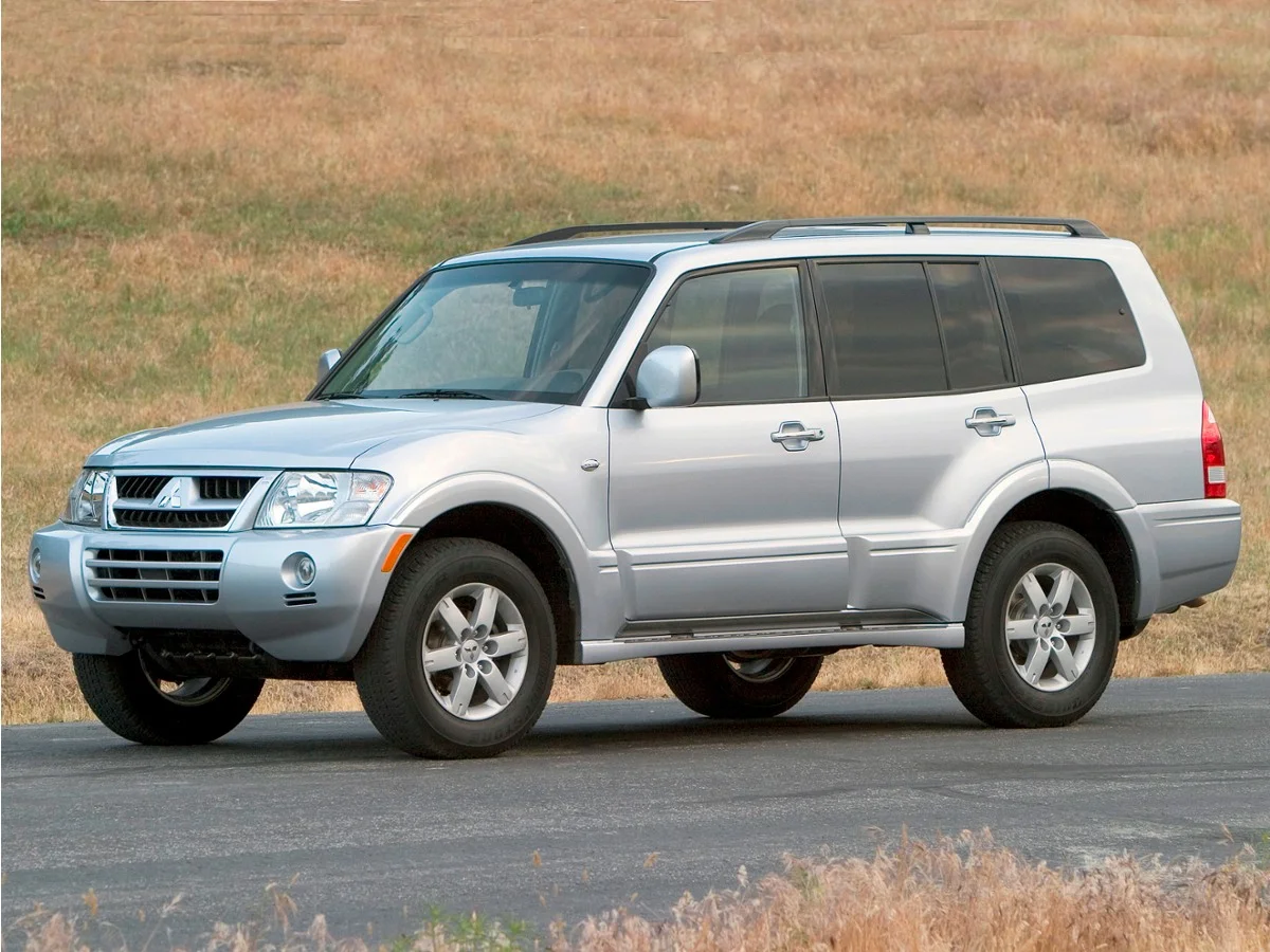 2006 Mitsubishi Montero's photo
