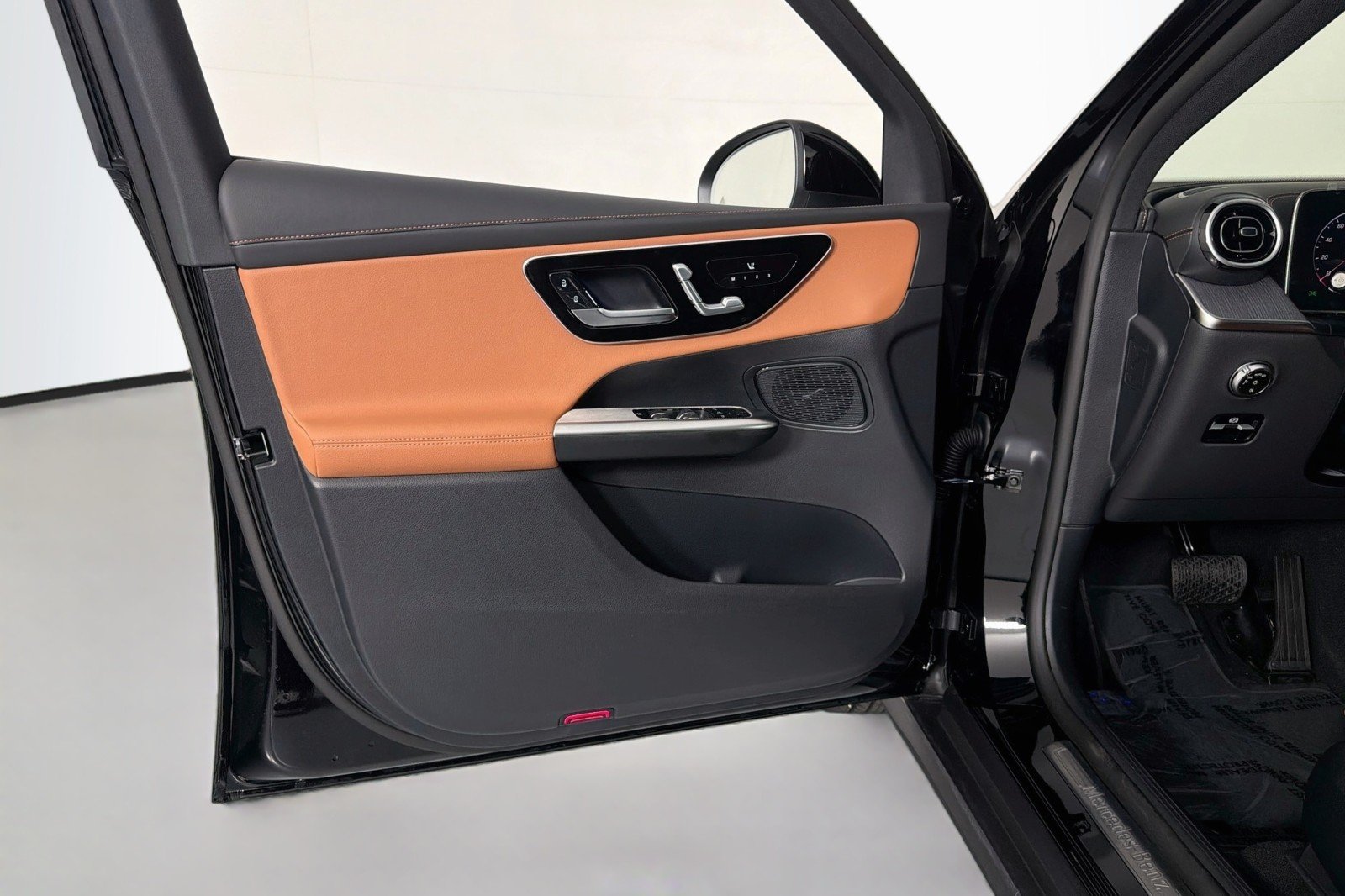 New 2027 Black Mercedes-Benz GLC 300 SUV image 20