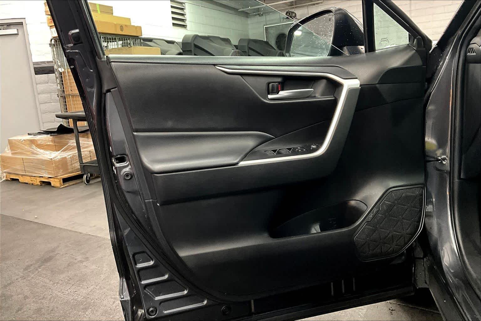 2023 Toyota RAV4 XLE - Photo 21