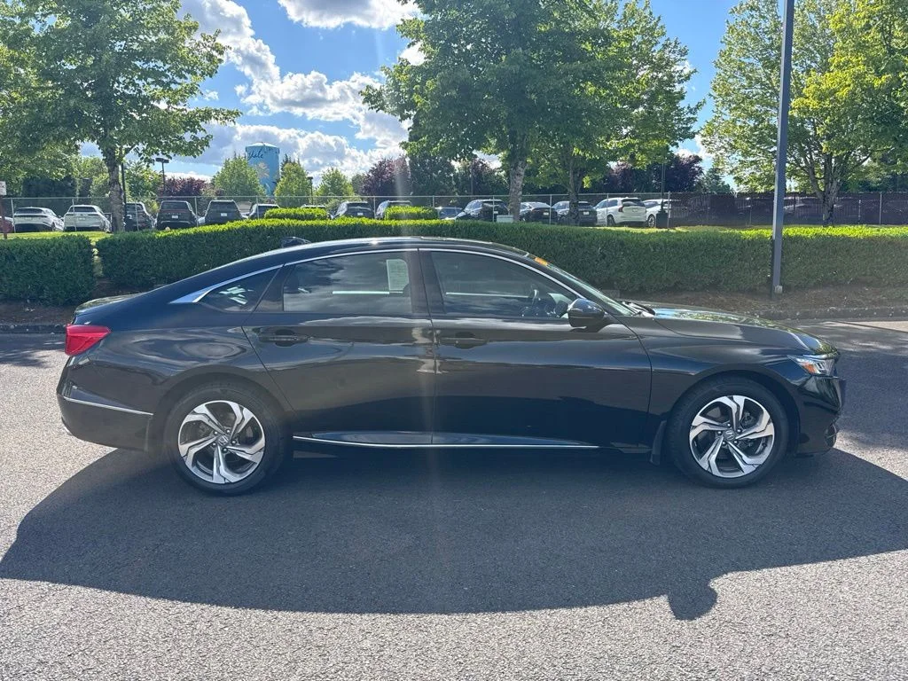 Used 2018 Crystal Black Pearl Honda EX-L 2.0T image 8