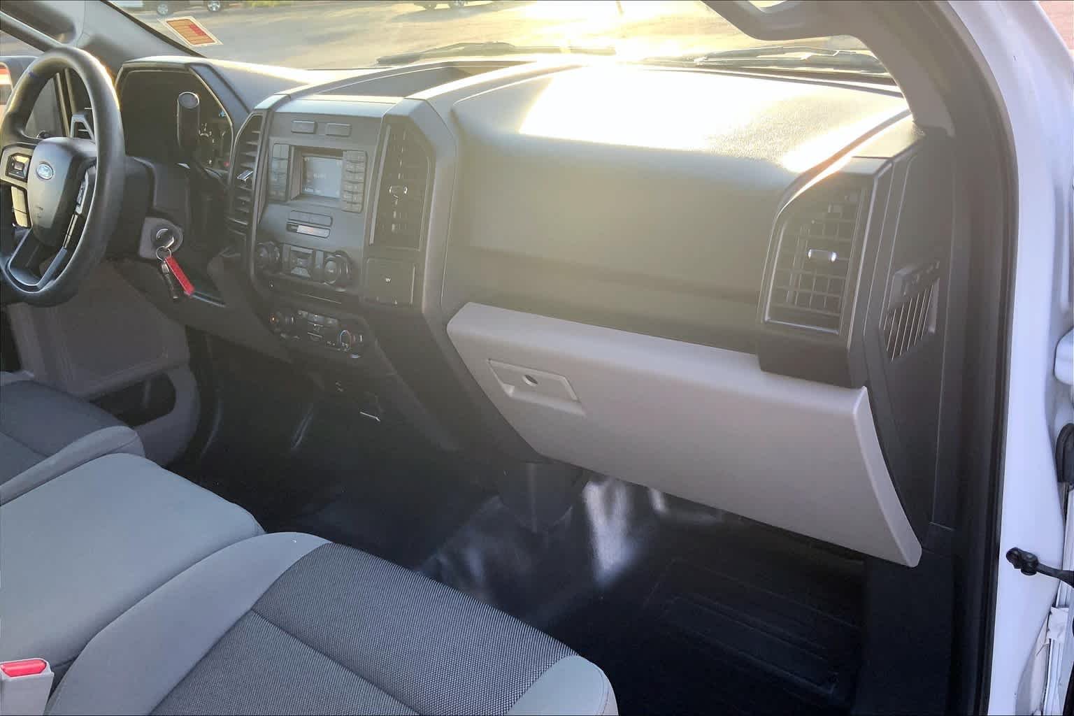 Used 2017 Oxford White Ford XL image 19