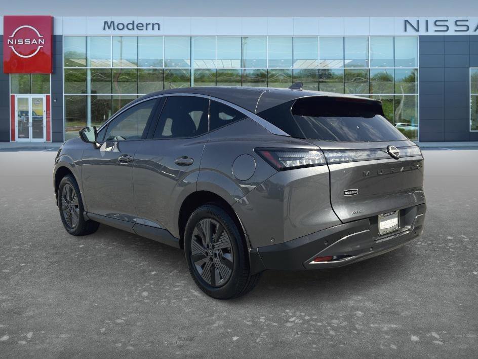 Used 2025 Gun Metallic Nissan SL image 7