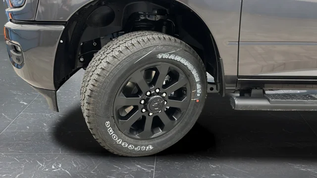 New 2026 Granite Crystal Metallic Clearcoat RAM Tradesman image 28