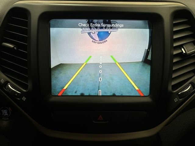 Used 2015 Red Jeep Trailhawk image 25