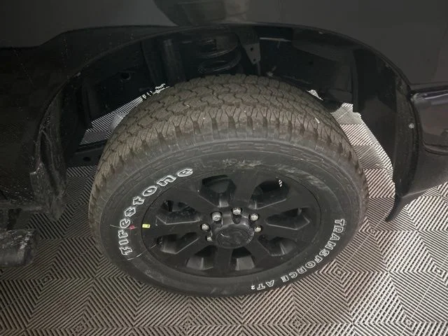 New 2026 Diamond Black Crystal Pearl-Coat Exterior Paint RAM Black Express image 16