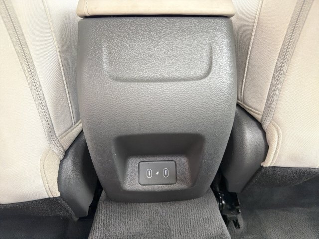 Used 2025 White Hyundai SEL image 37