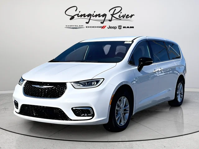 New 2026 Bright White Clear-Coat Exterior Paint Chrysler Select image 3