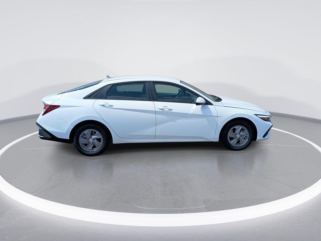 New 2026 White Hyundai SE image 9