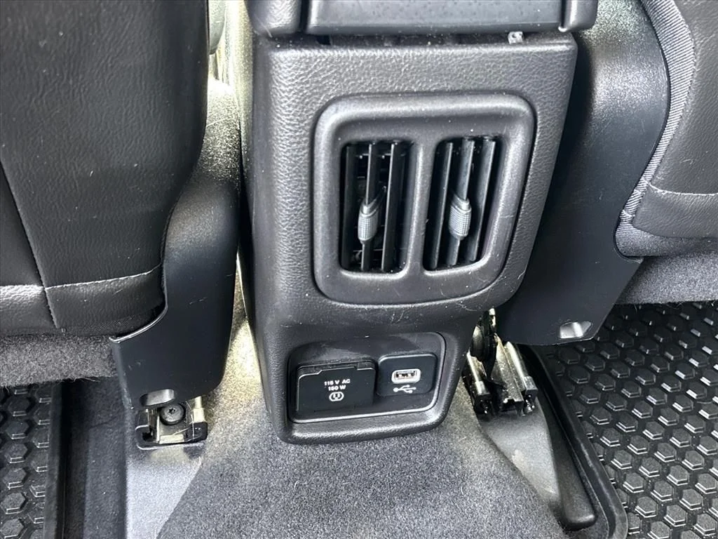 Used 2018 White Clearcoat Jeep Limited image 19
