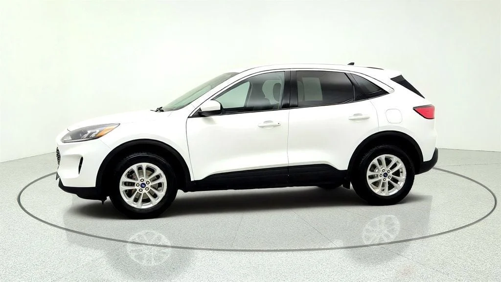 Used 2021 Oxford White Ford SE AWD image 8