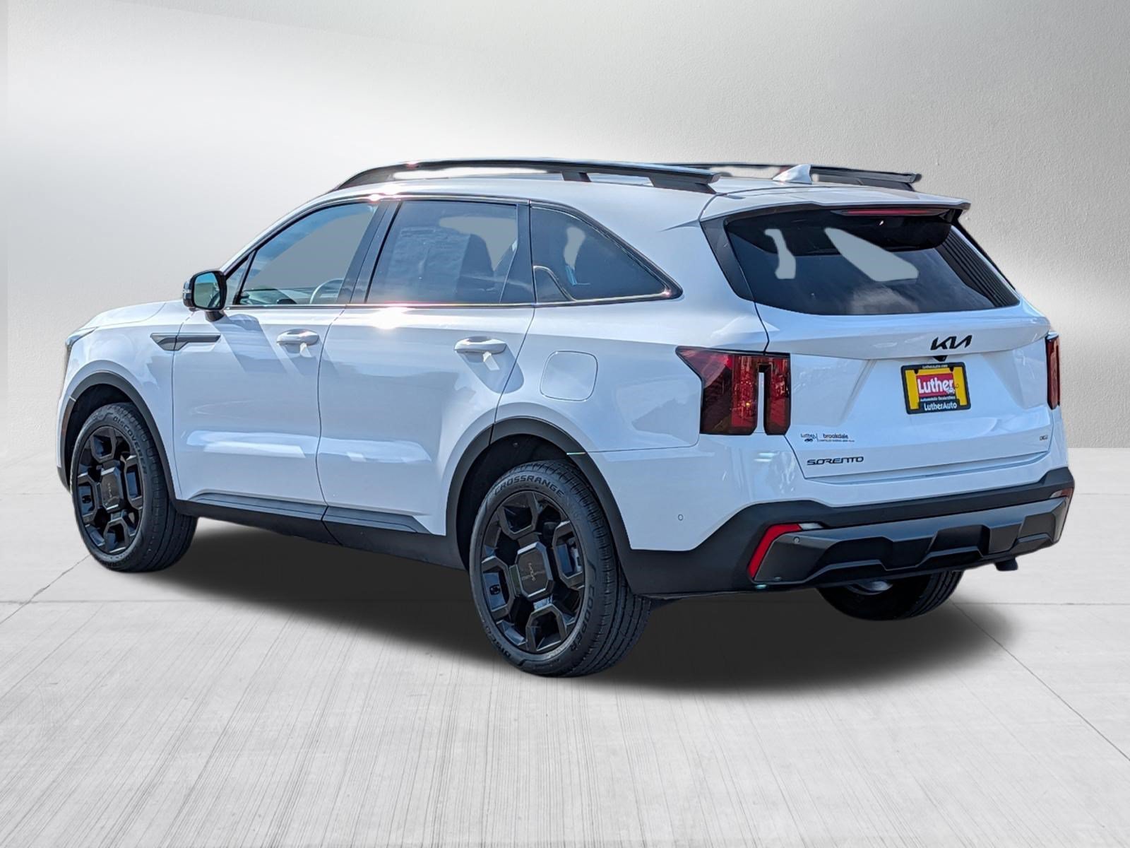 Certified Used 2025 Glacial White Pearl Kia X-Line SX image 5