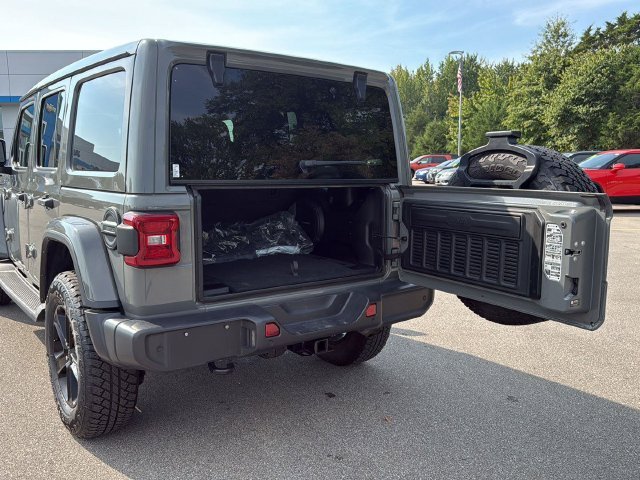 Used 2022 Gray Clearcoat Jeep Unlimited Sahara Altitude image 10