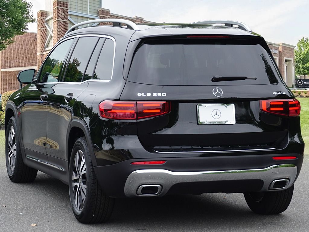 Used 2025 Night Black Mercedes-Benz GLB 250 image 7