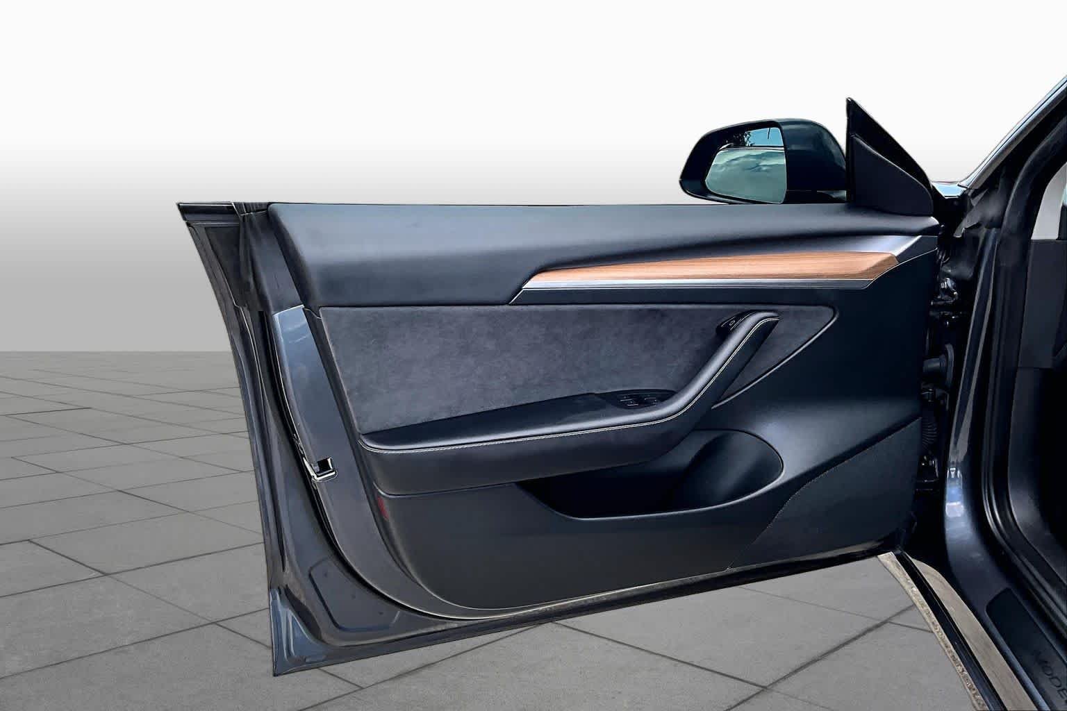 Used 2023 SOLID BLACK Tesla  image 24