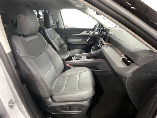 Used 2026 Star White Ford Active image 30