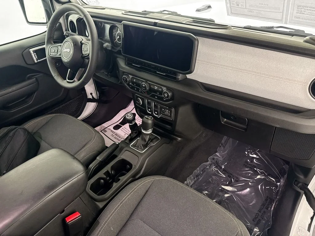 Used 2025 White Jeep Sport S image 28