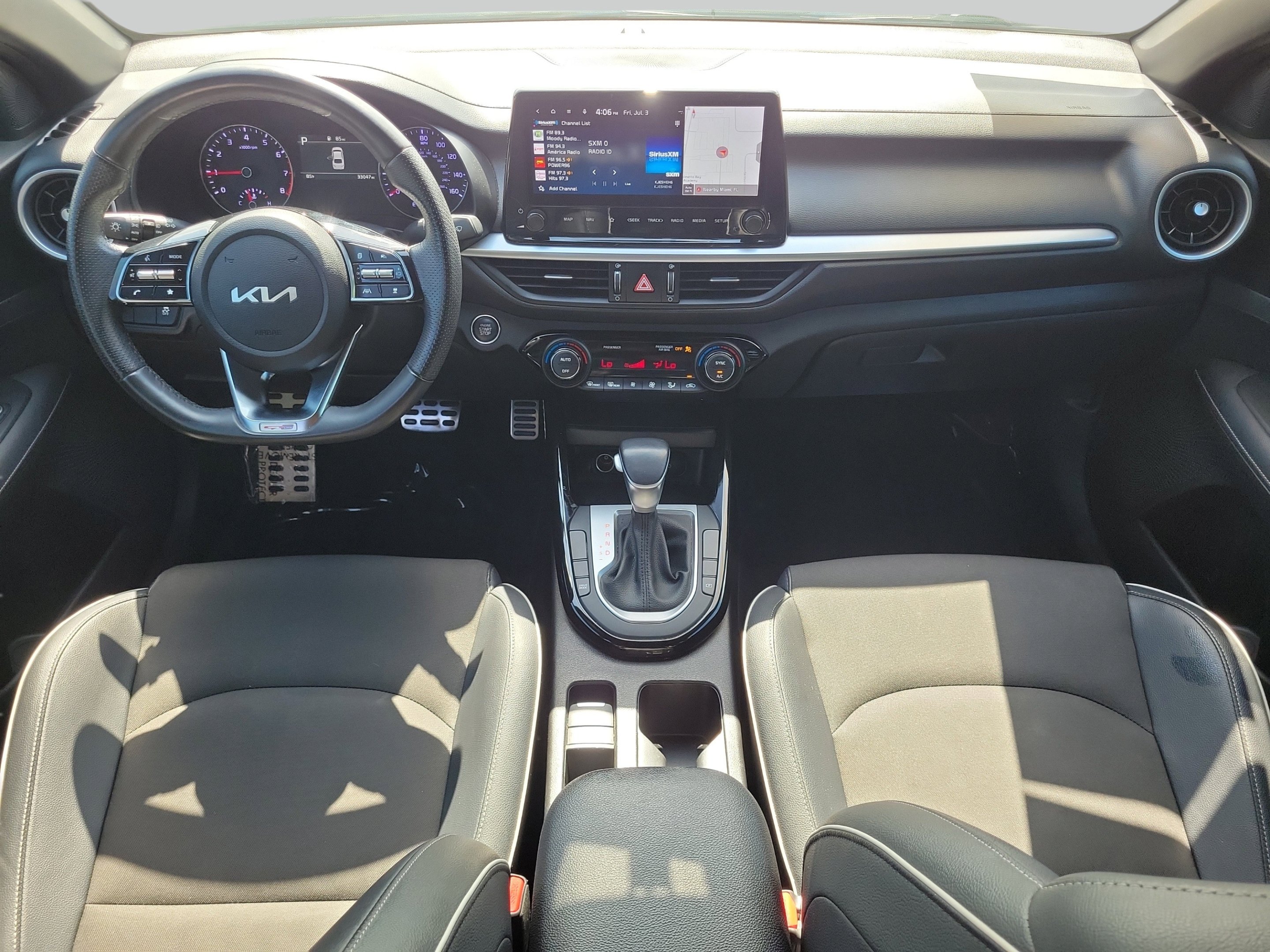 Used 2023 Snow White Pearl Kia GT-Line image 13