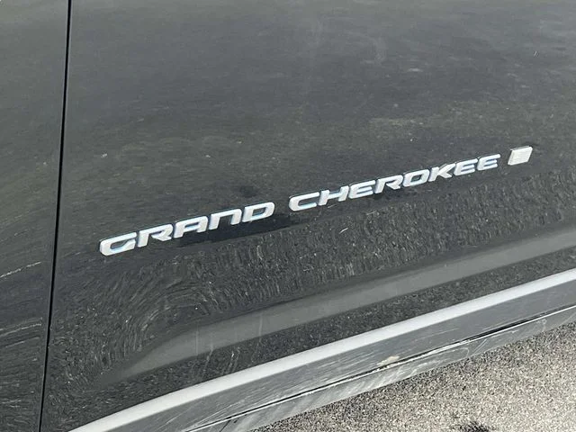 Used 2024  Jeep 4xe image 10