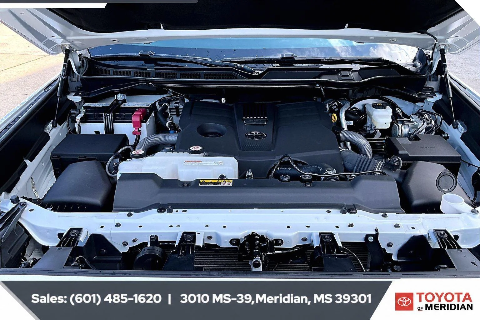Used 2024 Ice Cap Toyota SR5 image 8