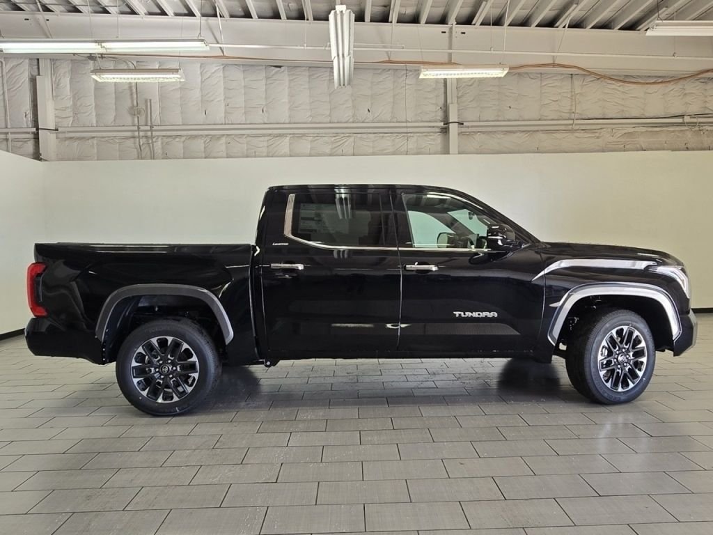 2026 Toyota Tundra Limited - Photo 18
