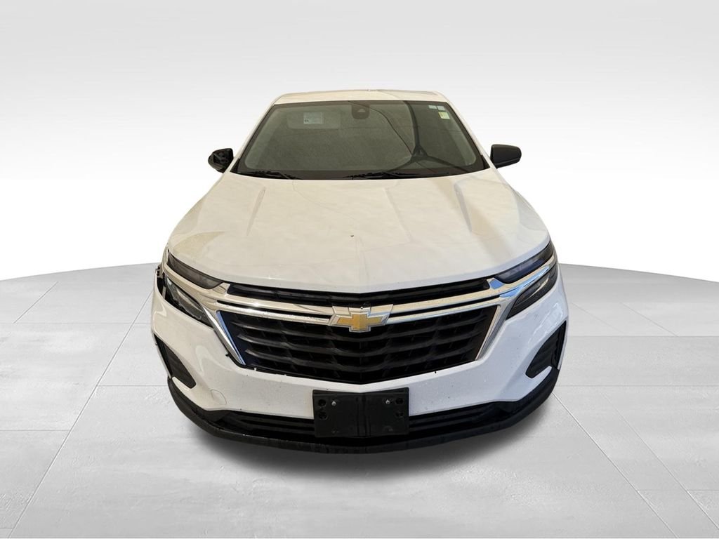 Used 2022 Summit White Chevrolet LS image 5