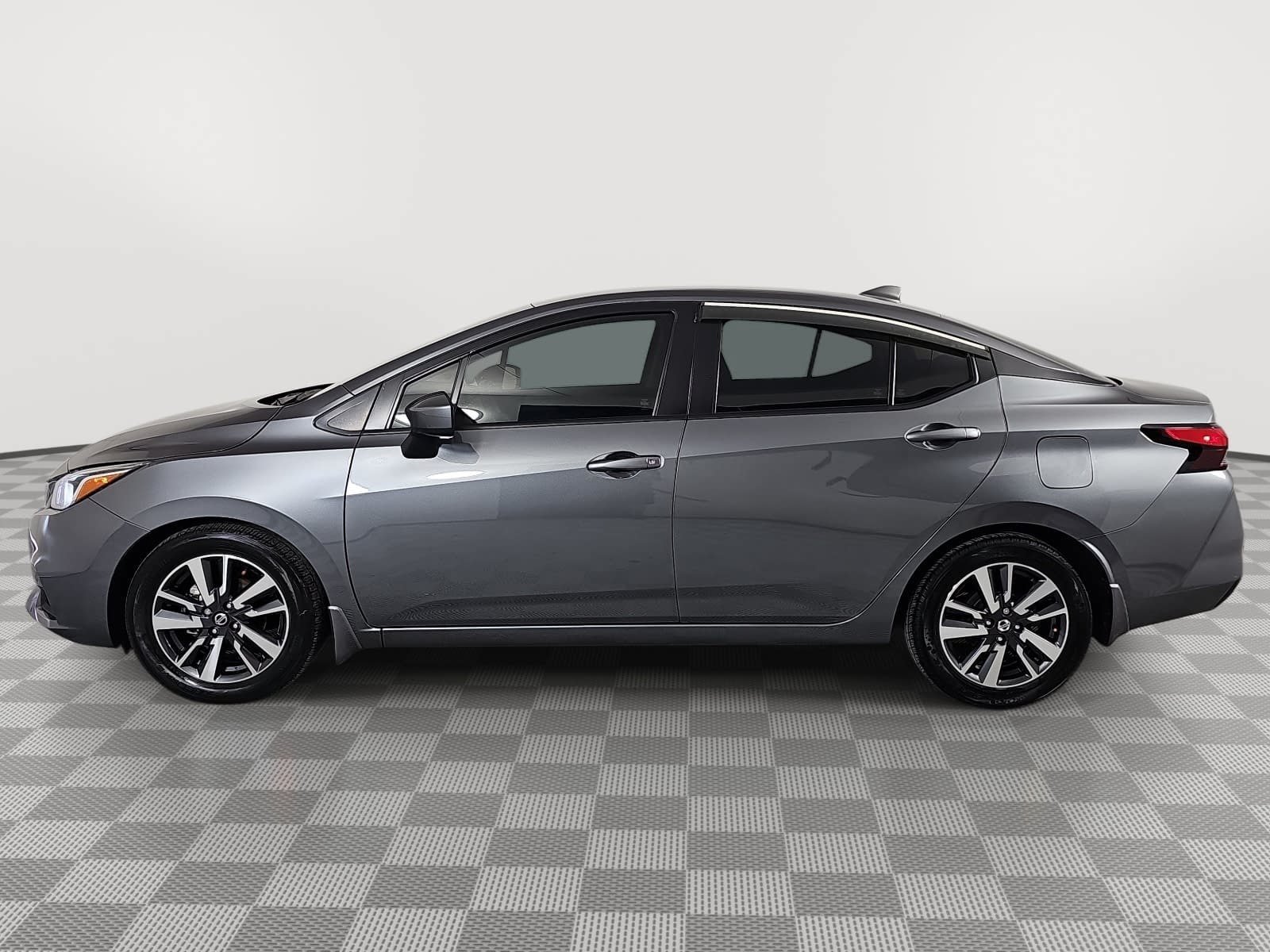 Used 2022 Gray Nissan 1.6 SV image 5