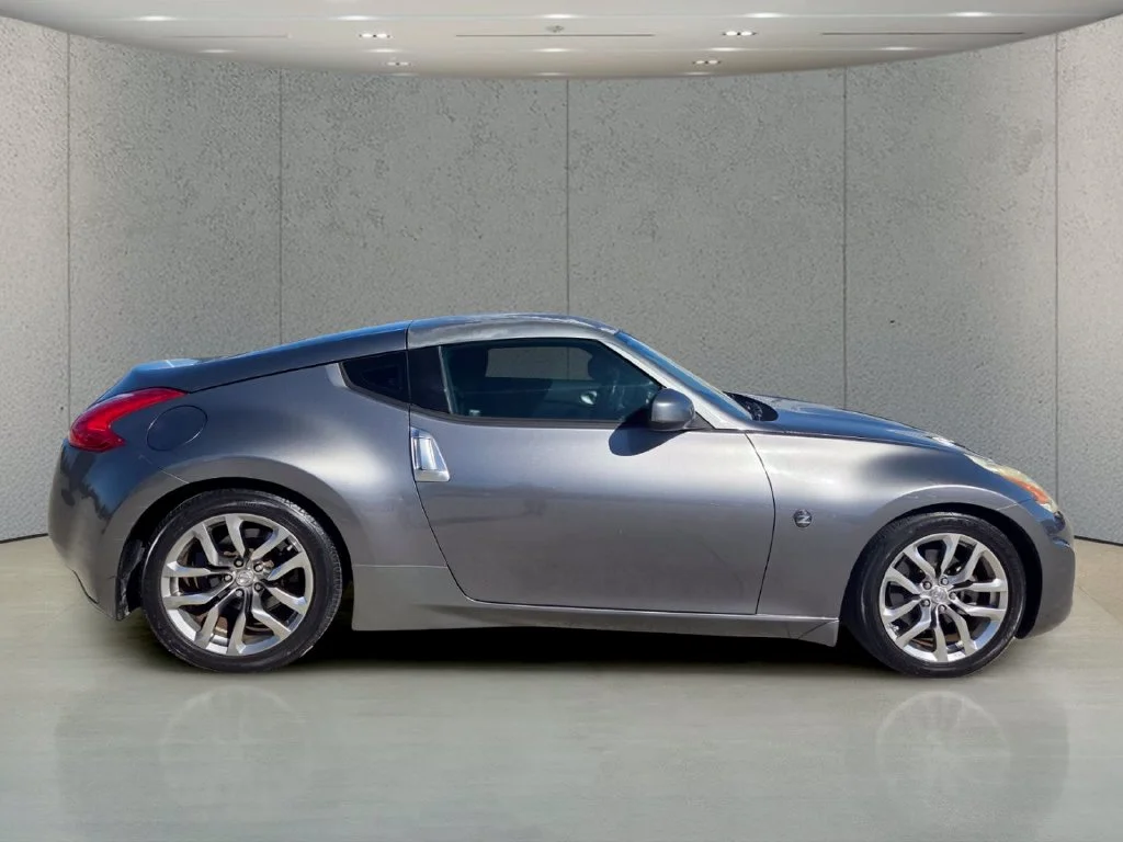 Used 2014 Gray Nissan Base image 5