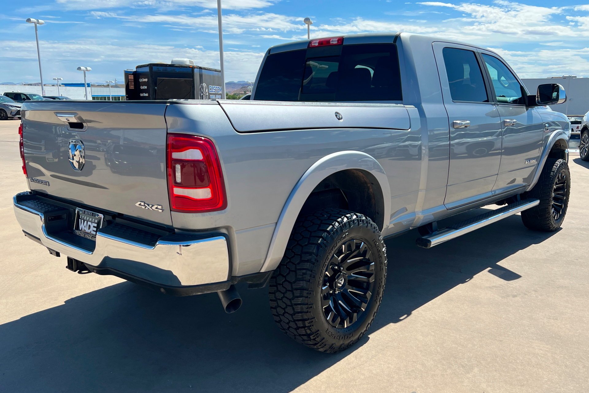 Used 2022 Billet Silver Metallic Clearcoat Ram Laramie image 6
