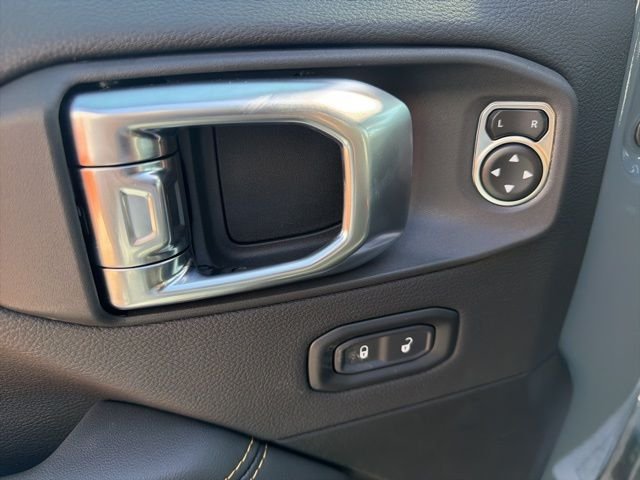 New 2026 Anvil Clear-Coat Exterior Paint Jeep Sahara image 15