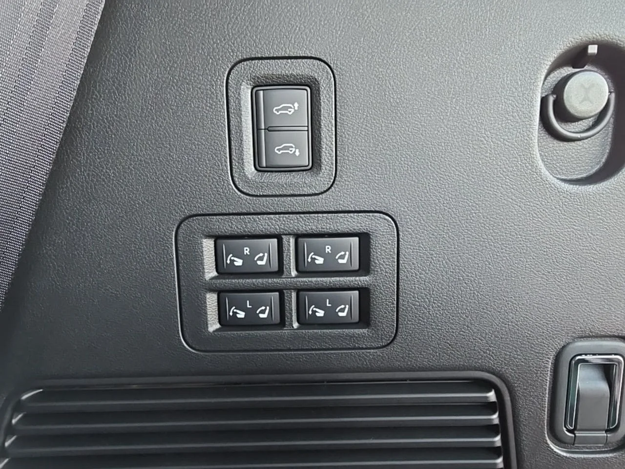 New 2026 BLACK OBSIDIAN INFINITI Luxe 4WD image 36