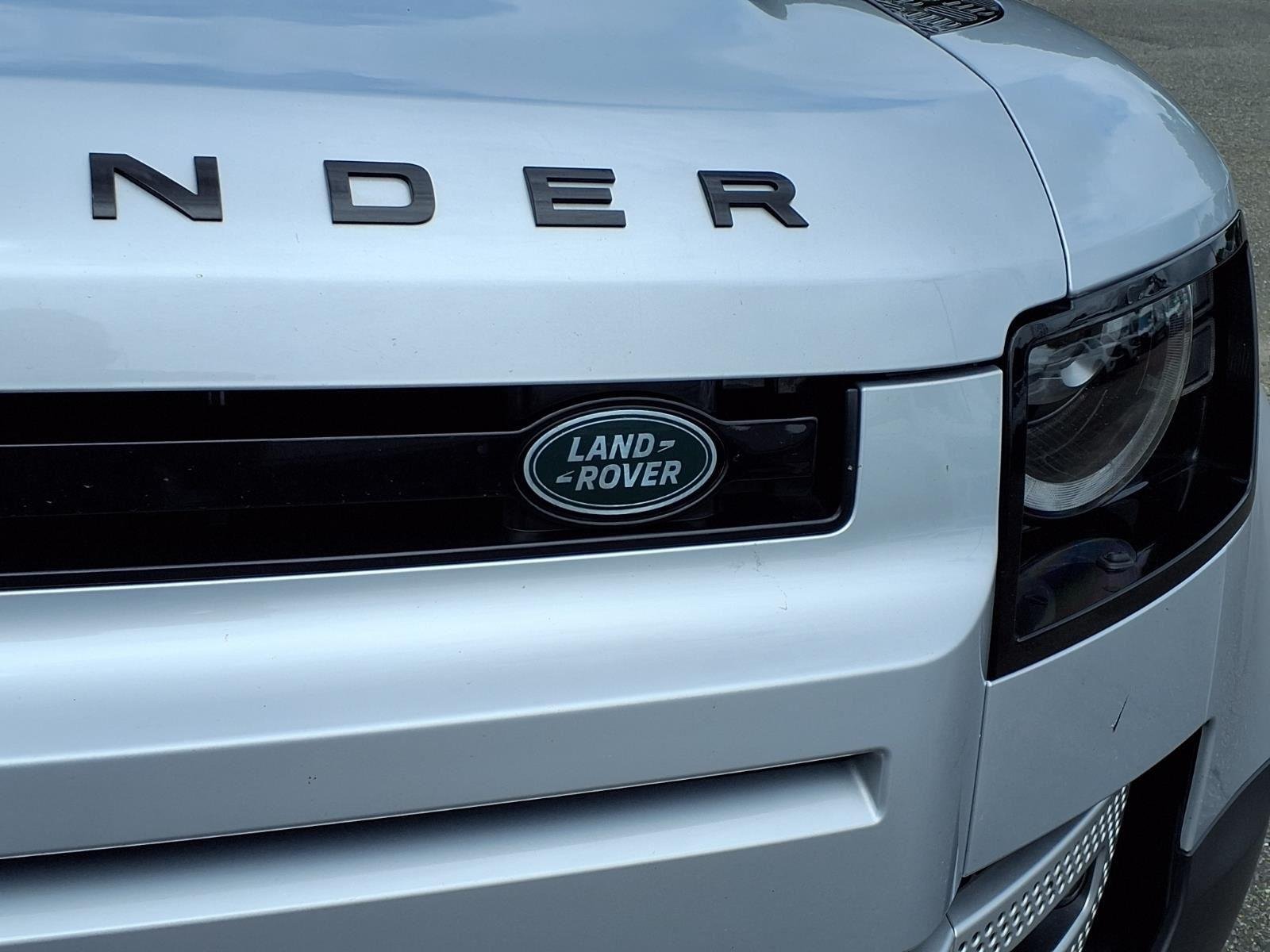 Used 2021 Hakuba Silver Metallic Land Rover S image 14
