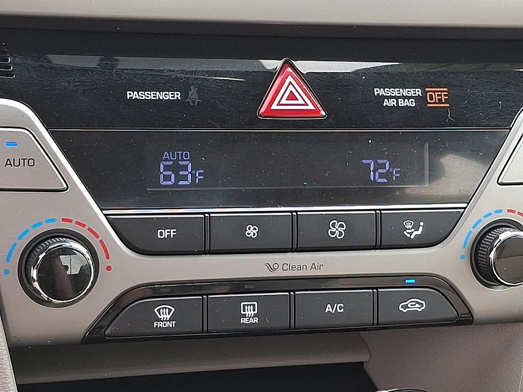 Used 2017 Black Hyundai SE image 23