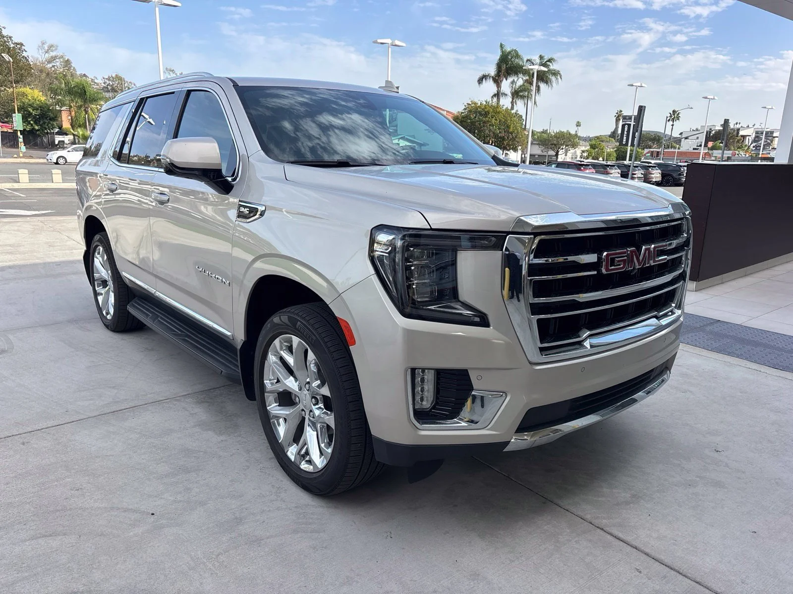 Used 2021 Beige GMC SLT image 6