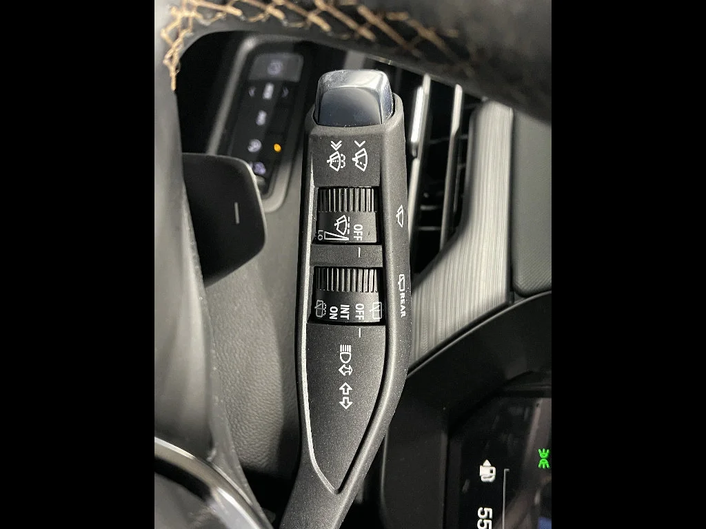 2025 GMC Acadia AT4 - Photo 32