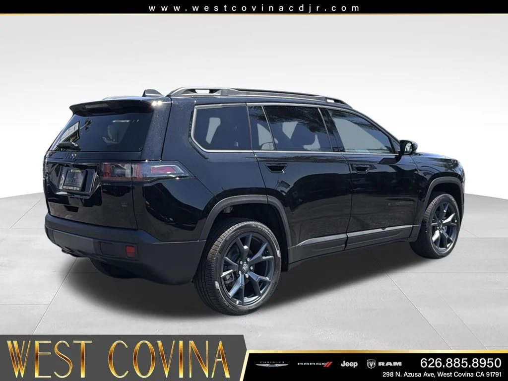 New 2026 Diamond Black Crystal Pearlcoat Jeep  image 7