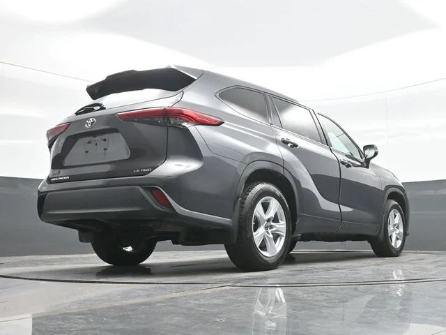 Used 2022 Gray Toyota LE image 26