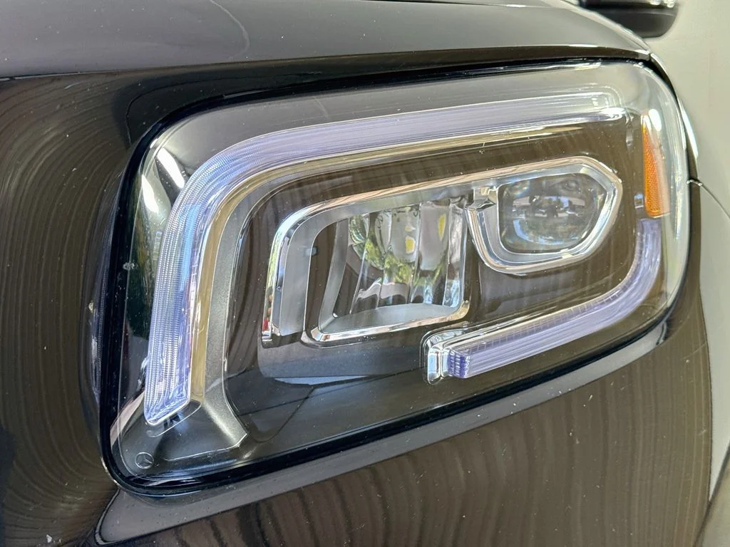 Used 2023 Night Black Mercedes-Benz GLB 250 image 39